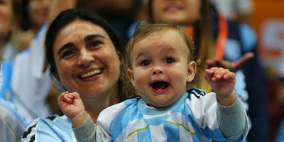 Mini supporters, maxi style
